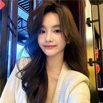 小姑娘艾萝依 在线观看