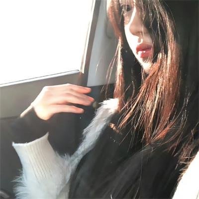玉湖裸女